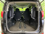 後席を格納すると、これだけの広さが!シーンに合わせたシートアレンジで、大きな荷物も積むことが出来ます♪