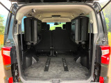 後席を格納すると、これだけの広さが!シーンに合わせたシートアレンジで、大きな荷物も積むことが出来ます♪