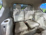 3列目シートはもちろん状態良好☆大人でもゆったりと座って頂けますので、大人数でのお出かけもラクラクです♪ご家族で、気の知れた仲間で、ドライブに行くのが楽しみですね♪