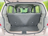 普段のお買い物や通勤、送迎等に十分な荷室スペースを確保しております。セカンドシートを倒すと、大きな荷物の積載も可能です♪