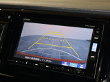 バックカメラが装備されており、後方の安全確認はもちろんのこと狭い場所での駐車や雨の日・夜間など視界の悪いコンディションでのストレスの軽減にもなります!