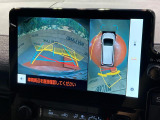 【パノラミックビューモニター】専用のカメラにより、上から見下ろしたような視点で360度クルマの周囲を確認することができます☆死角部分も確認しやすく、狭い場所での切り返しや駐車もスムーズに行えます。