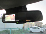 ルームミラーでバックカメラ見れます