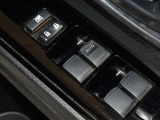 電動格納式ドアミラー・パワーウインドウを装備しています。