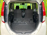 普段のお買い物や通勤、送迎等に十分な荷室スペースを確保しております。セカンドシートを倒すと、大きな荷物の積載も可能です♪