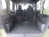 荷室も広いので、大きい荷物もたくさん積めます!!