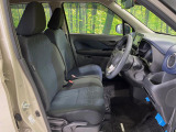 運転席シート廻りは使用感も少なく、良好な状態となっています。前オーナー様が丁寧に使っていたことがよくわかりますね。