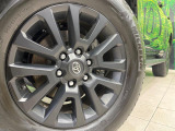 【純正○○インチアルミホイール】外観にマッチした純正アルミホイールを装着しております。各種社外アルミホイールや、スタッドレスタイヤも取扱いしております。是非ご相談ください♪