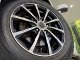 【アルミホイール】外観にマッチしたアルミホイールを装着しております。各種アルミホイールや、スタッドレスタイヤも取扱いしております。是非ご相談ください♪