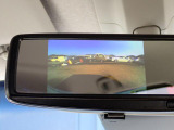 バックカメラ装備しております。駐車時に大変役に立ちますよ。駐車が苦手な方にも便利機能です。