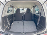 普段のお買い物や通勤、送迎等に十分な荷室スペースを確保しております。セカンドシートを倒すと、大きな荷物の積載も可能です♪