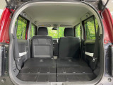 後席を格納すると、これだけの広さが!シーンに合わせたシートアレンジで、大きな荷物も積むことが出来ます♪