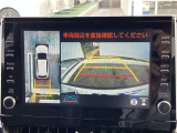 【全周囲モニター】フロント+サイド+バックにカメラが装着されています。車庫入れが苦手な方もこれがあれば安心ですね。