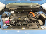 見えないところまで徹底洗浄!中古車をキレイで気持ちよくお乗りいただけるよう、内外装ともにしっかり「まるごとクリーニング」♪エンジンルームも施工済!