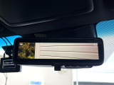 【デジタルインナーミラー】後席の大きな荷物や同乗者で後方が確認しづらい時でも安心!カメラが撮影した車両後方の映像をルームミラー内に表示。クリアな視界で状況の確認が可能です!