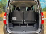 普段のお買い物や通勤、送迎等に十分な荷室スペースを確保しております。セカンドシートを倒すと、大きな荷物の積載も可能です♪