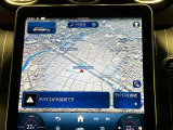 高精細なディスプレイでとてもクリアで認識しやすいです。また、分かりやすいアニメーション表示で車両設定等を簡単に設定できます。