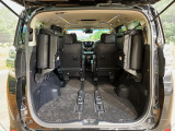 普段のお買い物や通勤、送迎等に十分な荷室スペースを確保しております。セカンドシートを倒すと、大きな荷物の積載も可能です♪