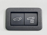 【パワーバックドア】スマートキーや運転席のボタンを押すだけでリアゲートが自動で開閉します!荷物を持っている時や、高い位置にあるバックドアを閉める際に便利な機能です♪