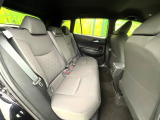 後部座席も気になるようなキズ・汚れやへたり等、大きなダメージはなく、良好な状態です。