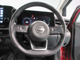プロパイロット、高速道路の運転がより快適に、運転操作をサポートしてくれます。高速道路での運転がとっても楽になる装備です。ハンズフリー通話ができ運転中も安心ですね