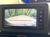 【バックカメラ】駐車時に後方がリアルタイム映像で確認できます。大型商業施設や立体駐車場での駐車時や、夜間のバック時に大活躍!運転スキルに関わらず、今や必須となった装備のひとつです!