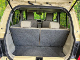 普段のお買い物や通勤、送迎等に十分な荷室スペースを確保しております。セカンドシートを倒すと、大きな荷物の積載も可能です♪