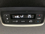 【前席+後席シートヒーター】寒い日に重宝するシートヒーターを後席にも装備!エアコンより早く温まってくれるので寒がりの人も安心ですね♪エアコンの温風は乾燥するから苦手、という方にもをおすすめです。