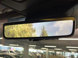 【デジタルインナーミラー】後席の大きな荷物や同乗者で後方が確認しづらい時でも安心!カメラが撮影した車両後方の映像をルームミラー内に表示。クリアな視界で状況の確認が可能です!