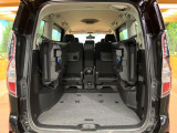 後席を格納すると、これだけの広さが!シーンに合わせたシートアレンジで、大きな荷物も積むことが出来ます♪