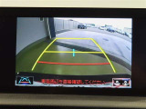 バックガイドモニターで、後方を確認しながら安心して駐車することができます。運転初心者も熟練者も必須の機能ですよ!