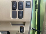 電動スライドドアスイッチでドアが自動で開閉。フォグランプON/OFFで霧や雪の時視界を確保。ヘッドライトの高さ調整。アイドリングストップのOFF。電動スライドドアをOFFし手動にできる。