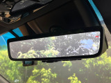 【デジタルインナーミラー】後席の大きな荷物や同乗者で後方が確認しづらい時でも安心!カメラが撮影した車両後方の映像をルームミラー内に表示。クリアな視界で状況の確認が可能です!