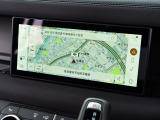 ●純正ナビ:一体感のあるナビは、高級感ある車内を演出してくれます。オーディオ機能も充実しておりますので、運転もより楽しめます♪