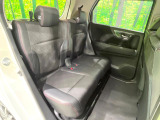後部座席も気になるようなキズ・汚れやへたり等、大きなダメージはなく、良好な状態です。