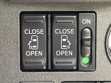 【両側パワースライドドア】スマートキーや運転席のスイッチで後席両側スライドドアの開閉が可能♪電動だから力を入れてドアを開ける必要が無く、小さなお子様でも簡単に開け閉めでき快適です♪