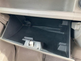 店舗間で車両の移動を行う場合がございます。お問合せやお気に入り登録の画面から車両がなくなる事がございますので、ご来店の場合などはぜひ一度、在庫確認して頂ければ幸いです。