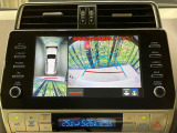 【パノラミックビューモニター】専用のカメラにより、上から見下ろしたような視点で360度クルマの周囲を確認することができます☆死角部分も確認しやすく、狭い場所での切り返しや駐車もスムーズに行えます。
