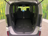 普段のお買い物や通勤、送迎等に十分な荷室スペースを確保しております。セカンドシートを倒すと、大きな荷物の積載も可能です♪