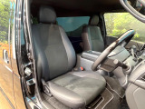 運転席シート廻りは使用感も少なく、良好な状態となっています。丁寧に使われていたことがよくわかりますね。