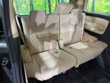 3列目シートはもちろん状態良好☆大人でもゆったりと座って頂けますので、大人数でのお出かけもラクラクです♪ご家族で、気の知れた仲間で、ドライブに行くのが楽しみですね♪