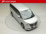 両側パワースライドドア付きだから、狭い駐車スペースなどでの乗り降りラクラク♪小さなお子さまのいるご家庭には嬉しい装備です。