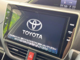 【純正ナビ】人気の純正ナビを装備しております。ナビの使いやすさはもちろん、オーディオ機能も充実!キャンプや旅行はもちろん、通勤や買い物など普段のドライブも楽しくなるはず♪