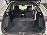 リアシートを倒すと、ラゲッジスペースを広くお使いいただけます!