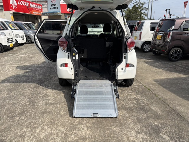 ラクティス 1.3 X ウェルキャブ 車いす仕様車スロープタイプ タイプI 助手席側リアシ...