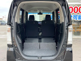 普段のお買い物や通勤、送迎等に十分な荷室スペースを確保しております。セカンドシートを倒すと、大きな荷物の積載も可能です♪