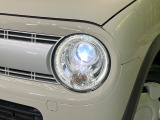 【HIDヘッドライト】非常に明るく前方を照らしてくれるので、悪天候や夜間の走行時も視界良好で安心してお乗りいただけます。