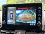 【パノラミックビューモニター】専用のカメラにより、上から見下ろしたような視点で360度クルマの周囲を確認することができます☆死角部分も確認しやすく、狭い場所での切り返しや駐車もスムーズに行えます。