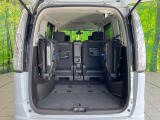 普段のお買い物や通勤、送迎等に十分な荷室スペースを確保しております。セカンドシートを倒すと、大きな荷物の積載も可能です♪