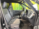 運転席シート廻りは使用感も少なく、良好な状態となっています。前オーナー様が丁寧に使っていたことがよくわかりますね。